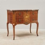1584 6032 CHEST OF DRAWERS